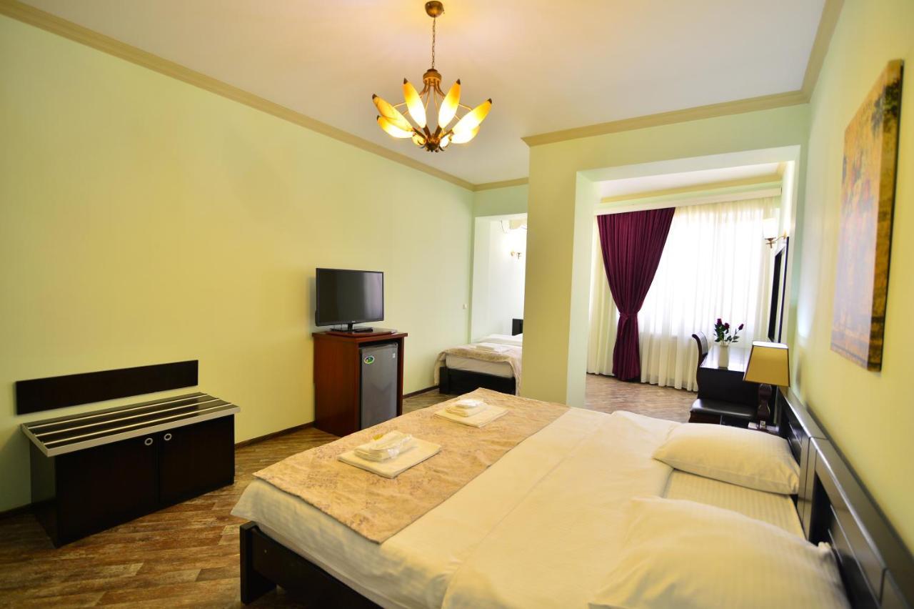Hotel Blissdom Tbilisi Exteriör bild