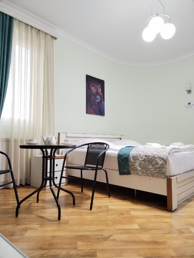 Hotel Blissdom Tbilisi Exteriör bild
